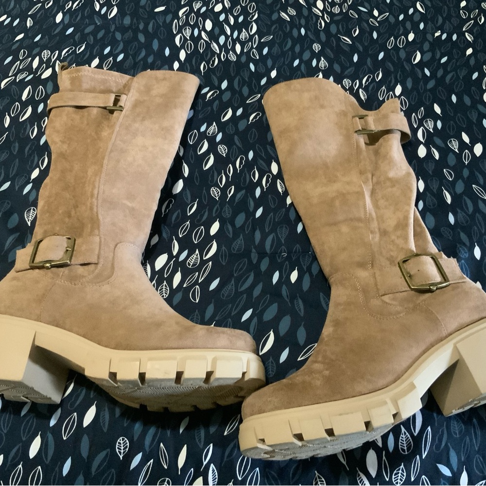 EUC once Pierre Dumas Tan Buckle Boots